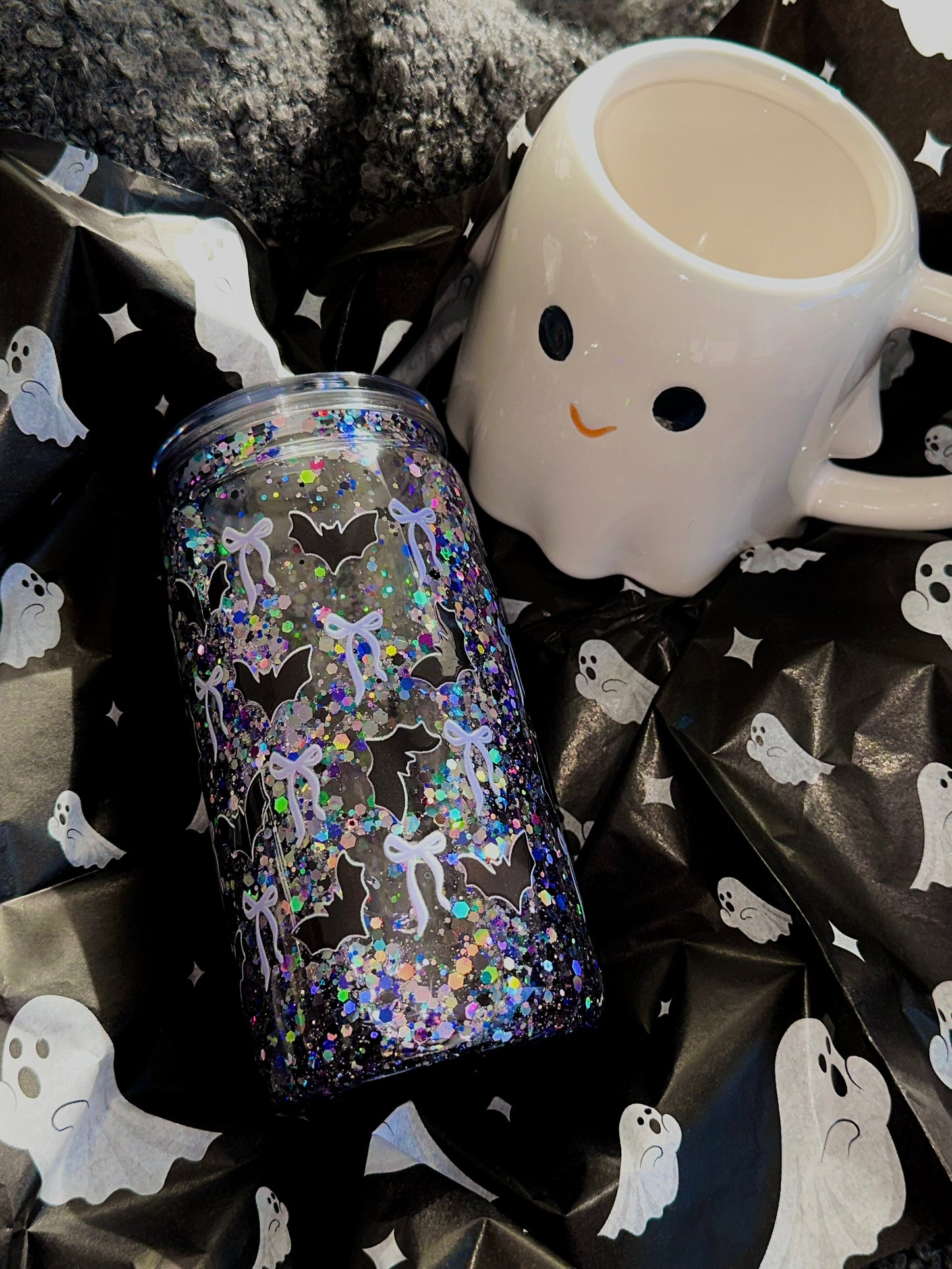 Bats & bows snow globe tumbler